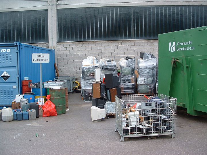 UREDITEV ZBIRNEGA CENTRA V CERKNICI